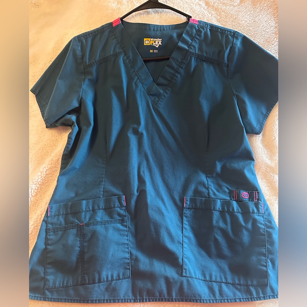 Wonderwink scrub top Caribbean blue, medium